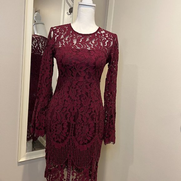 Lulus Dresses & Skirts - Lulus Enrapturing Elegance Plum Lace Long Sleeve Midi Dress, Size Small